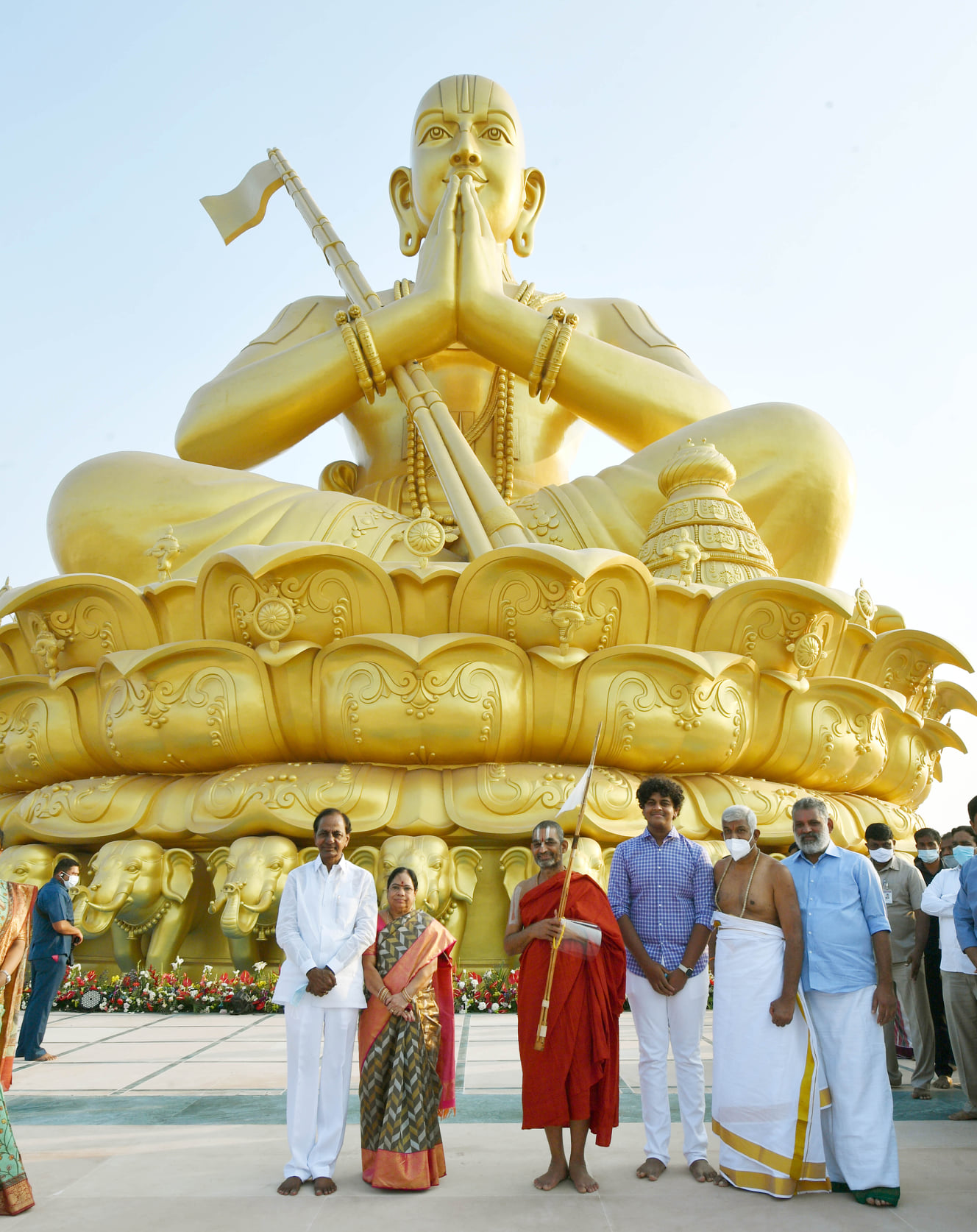 kcr-visits-chinna-jeeyar-swamiji-ashram-in-muchintal-3.jpg
