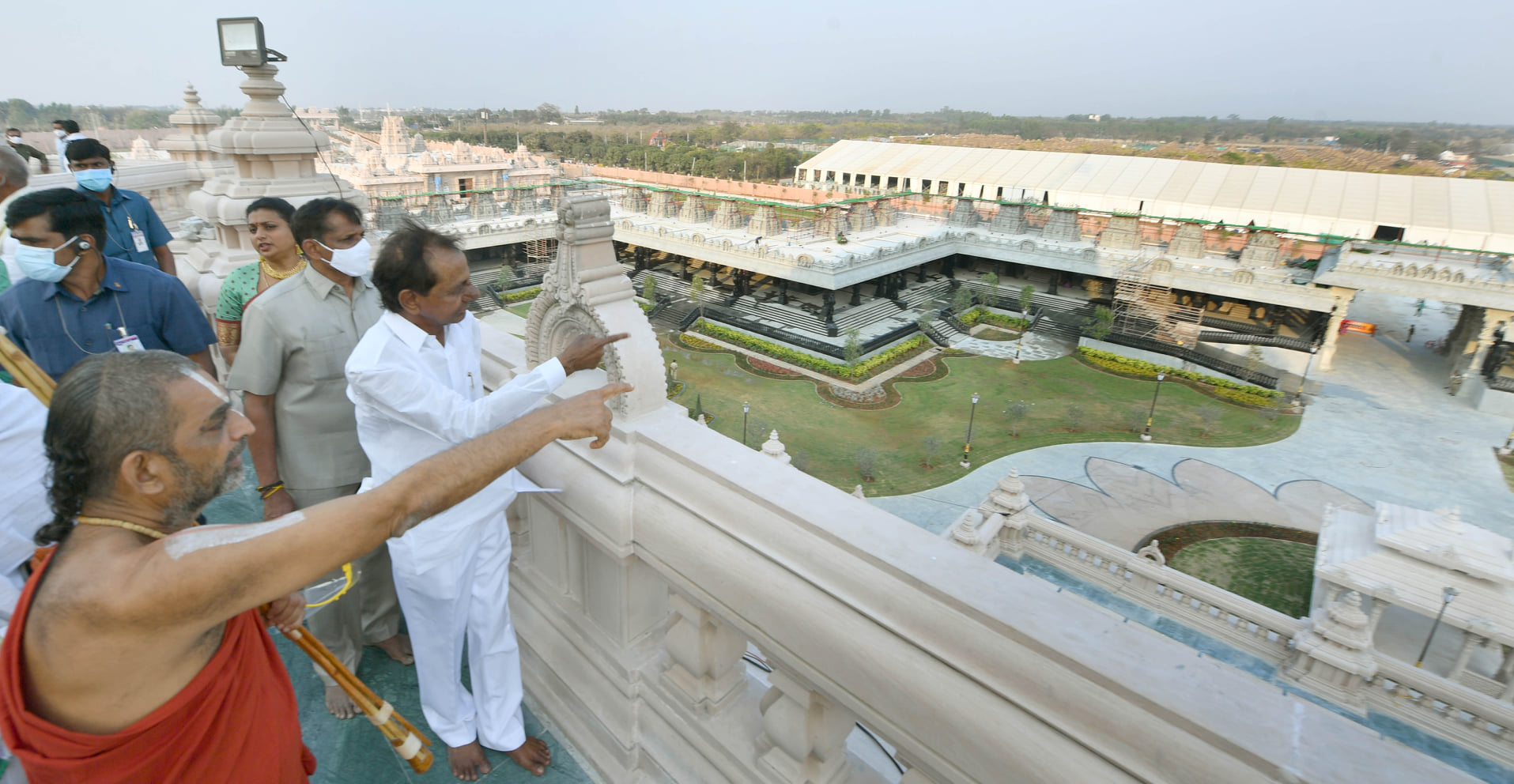 kcr-visits-chinna-jeeyar-swamiji-ashram-in-muchintal-5.jpg