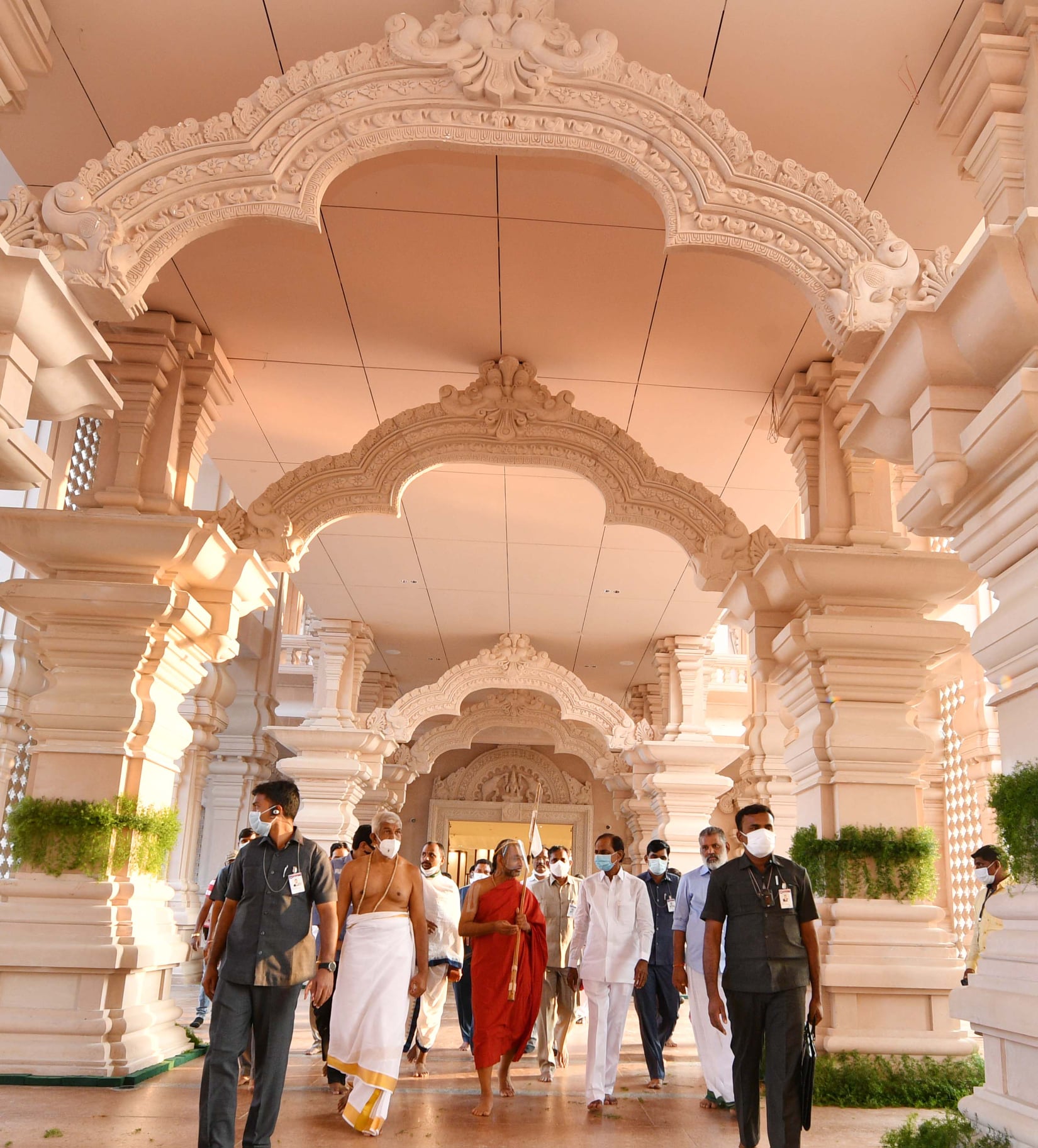 kcr-visits-chinna-jeeyar-swamiji-ashram-in-muchintal-6.jpg