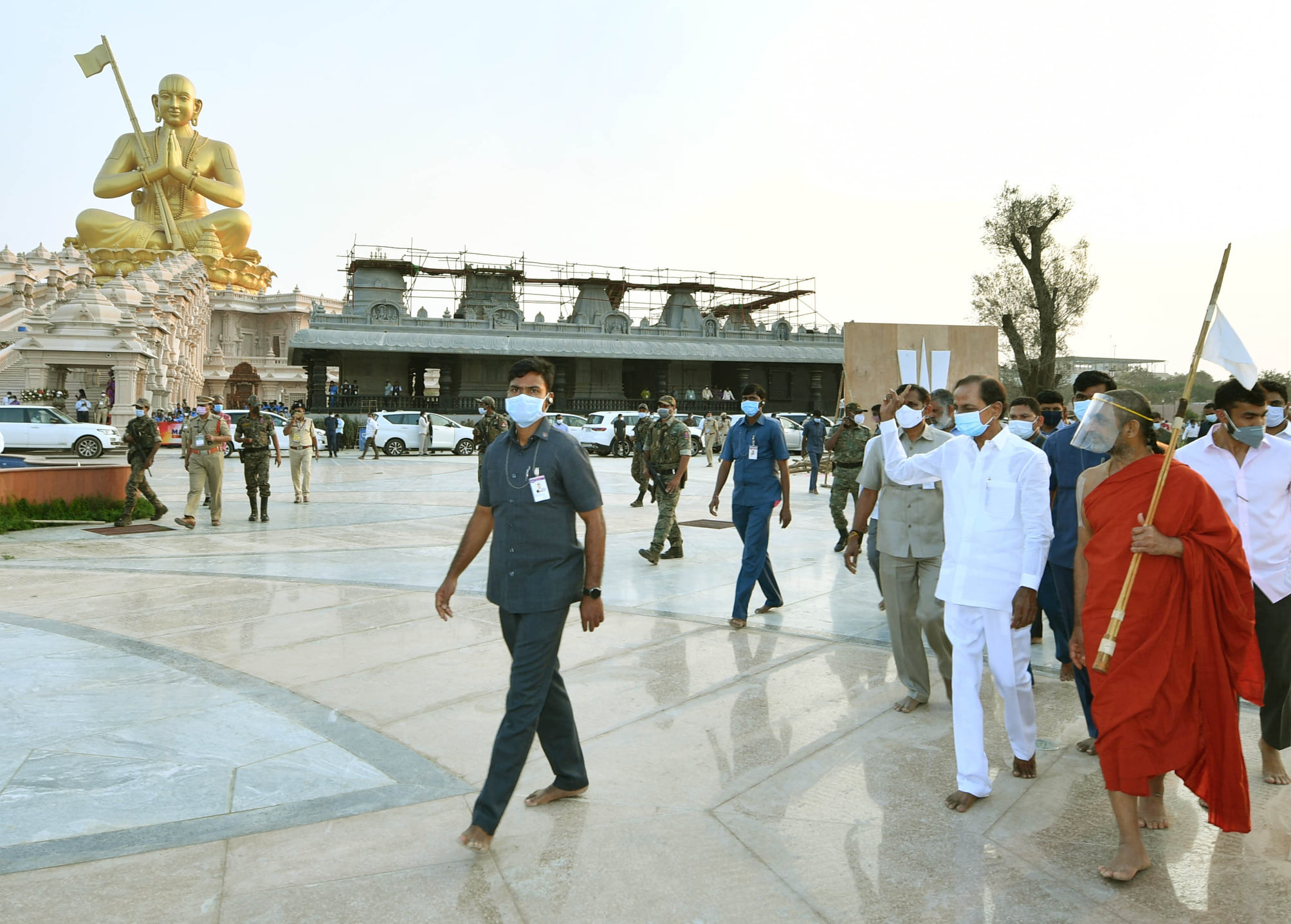 kcr-visits-chinna-jeeyar-swamiji-ashram-in-muchintal-7.jpg