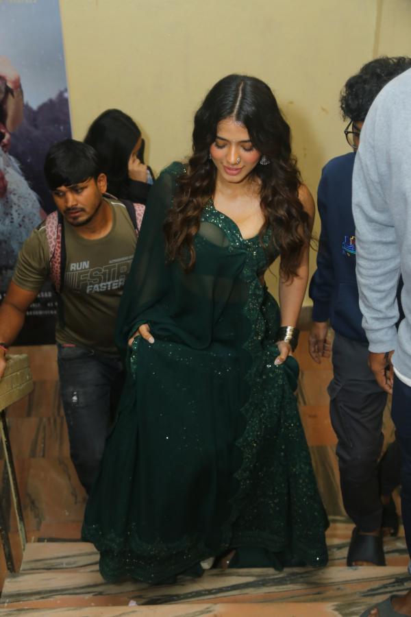 ketika-sharma-stills-13.jpg
