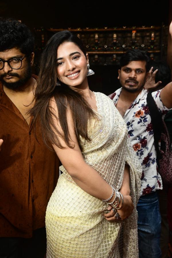 ketika-sharma-stills-2-8.jpg