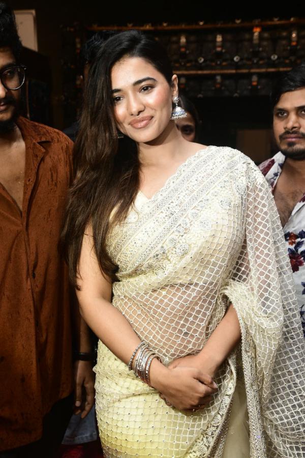 ketika-sharma-stills-2-9.jpg