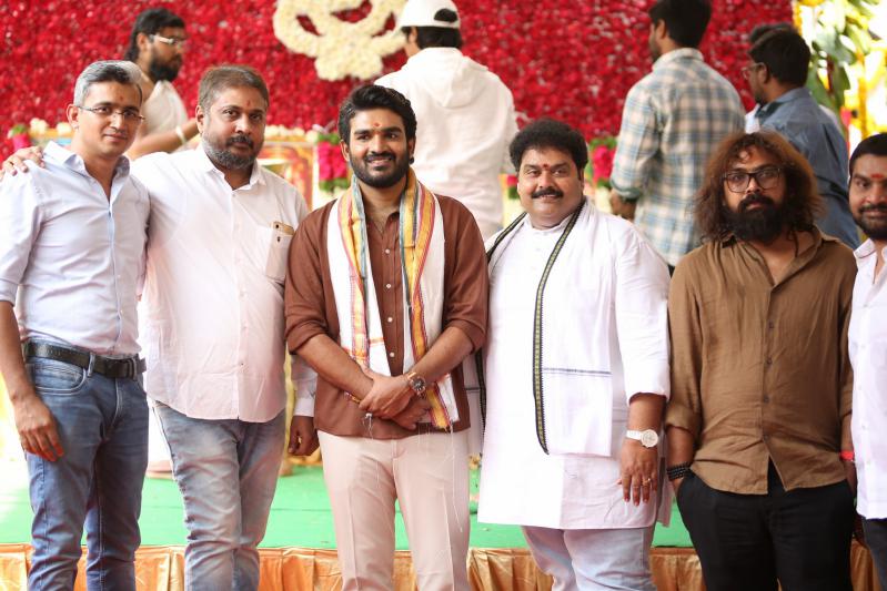 kiran-abbavaram-new-movie-launch-2-14.jpg
