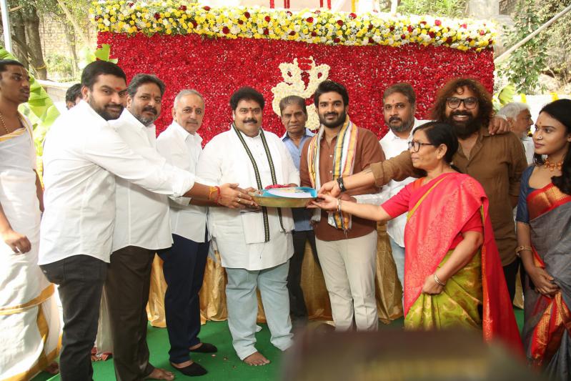 kiran-abbavaram-new-movie-launch-2-7.jpg