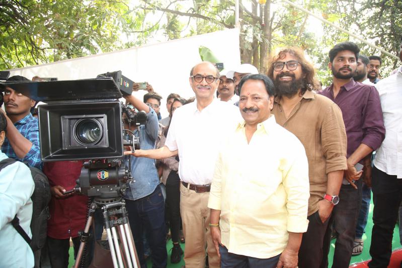 kiran-abbavaram-new-movie-launch-2-8.jpg