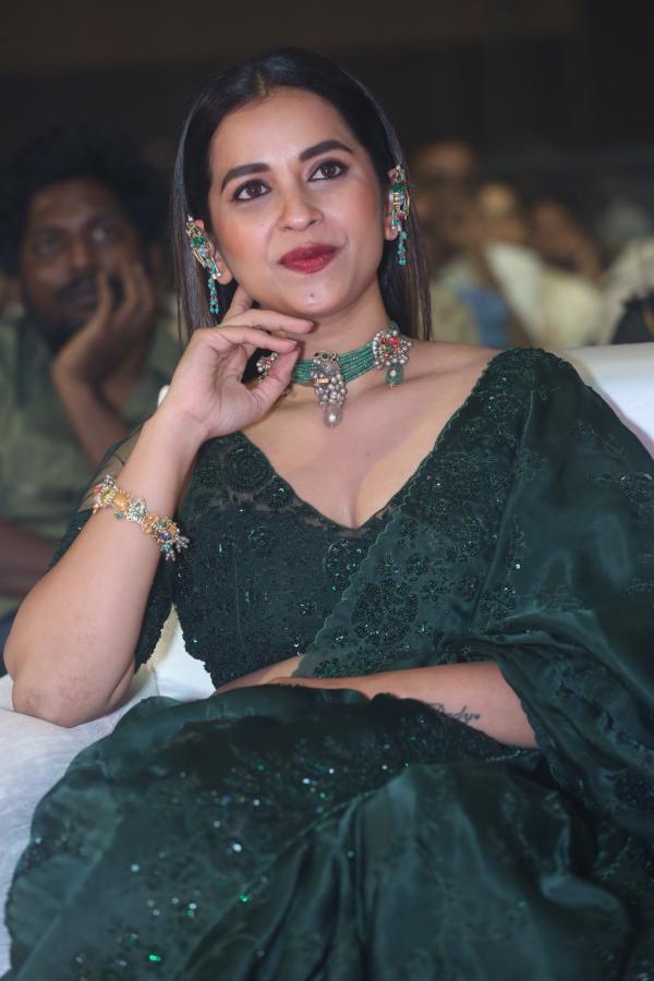 komalee-prasad-stills-2-2.jpg