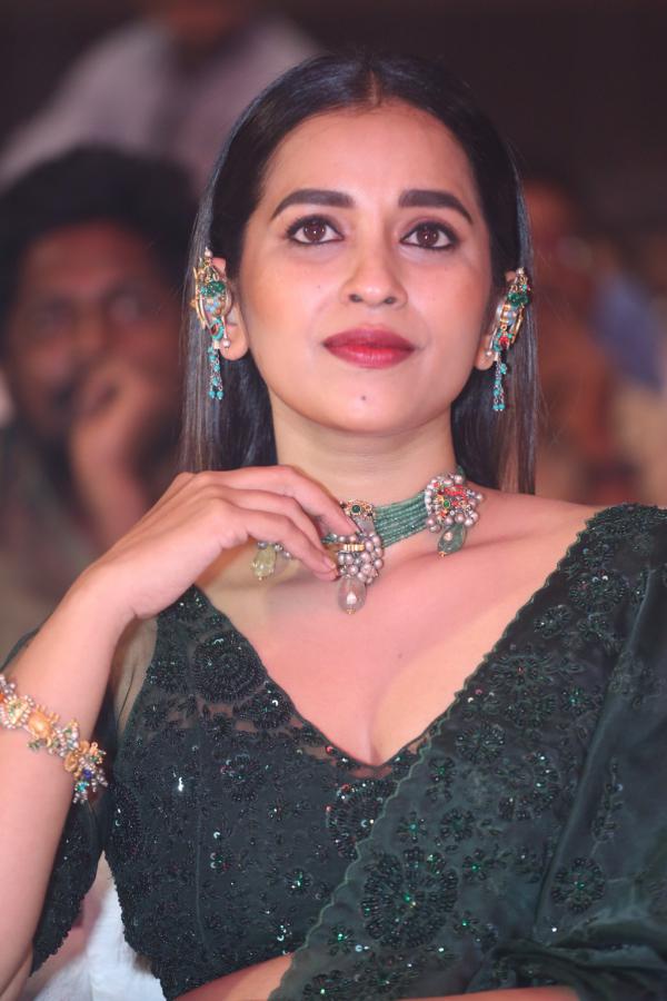 komalee-prasad-stills-2-6.jpg