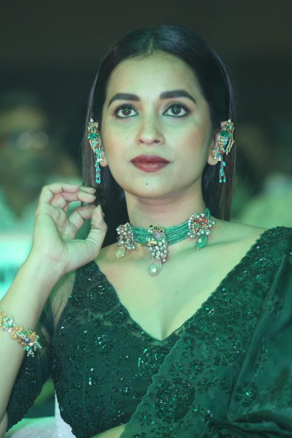 komalee-prasad-stills-2-8.jpg
