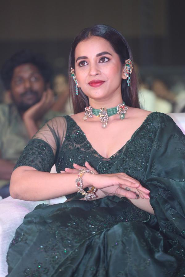 komalee-prasad-stills-2-9.jpg