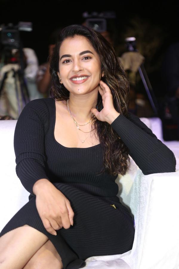 komalee-prasad-stills-3-8.jpg