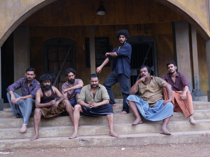 konaseema-thugs-movie-stills-3.jpg