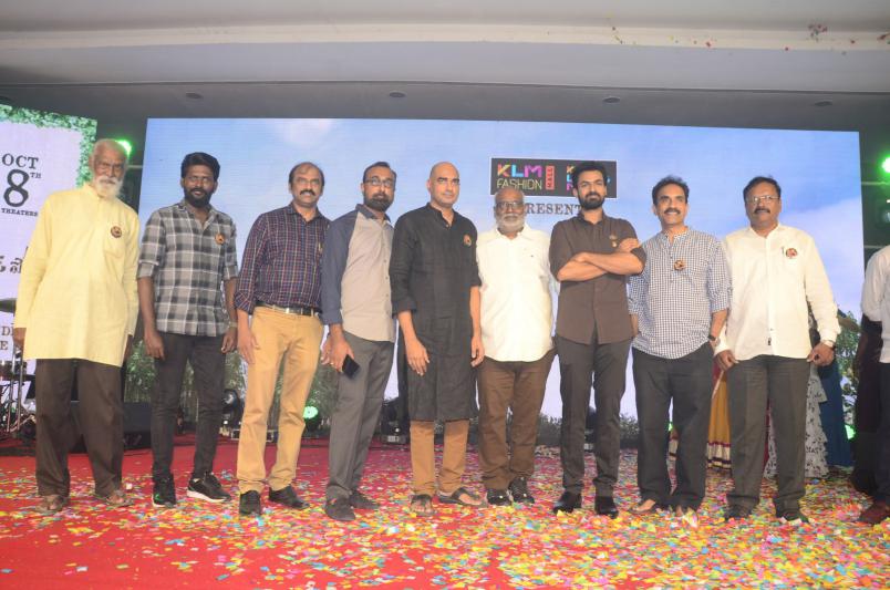 kondapolam-audio-launch-set-2-11.jpg