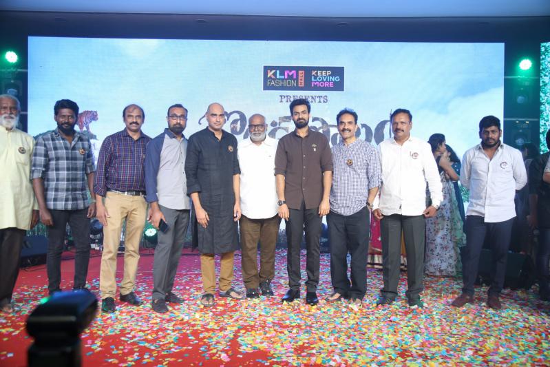 kondapolam-audio-launch-set-2-17.jpg