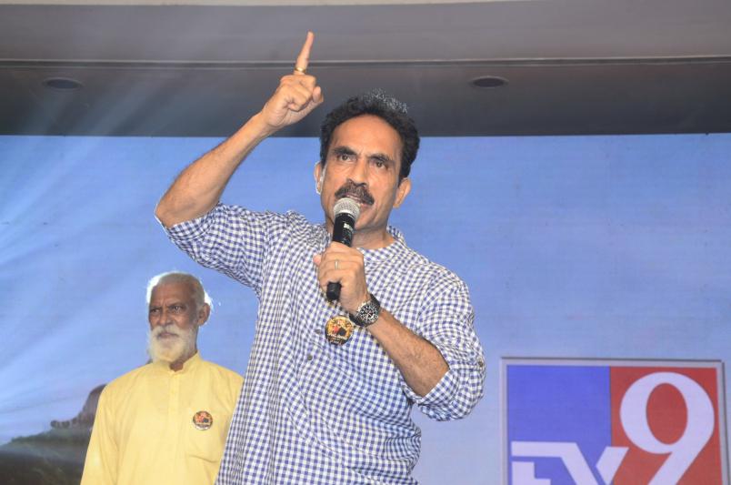 kondapolam-audio-launch-set-2-4.jpg