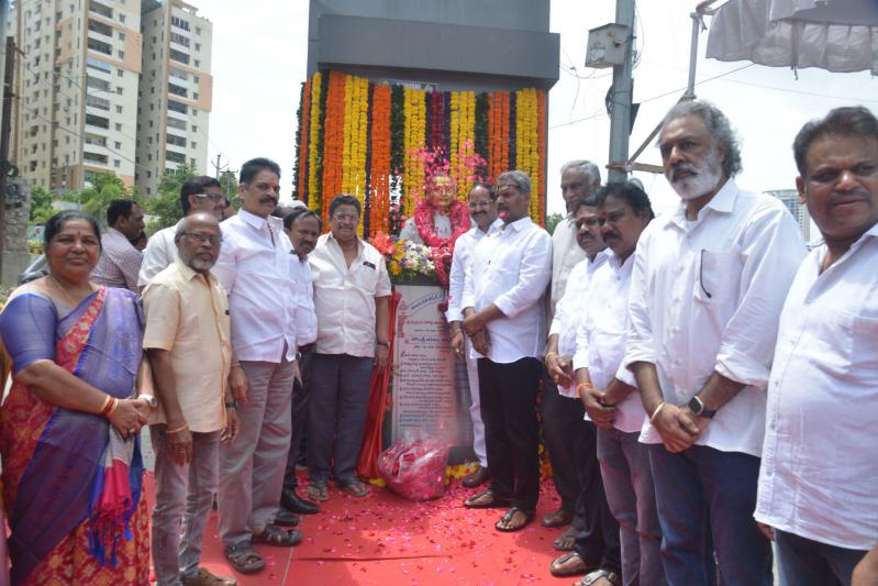 Kotla Vijaya Bhasker Reddy Statue Opening at Chitrapuri Colony