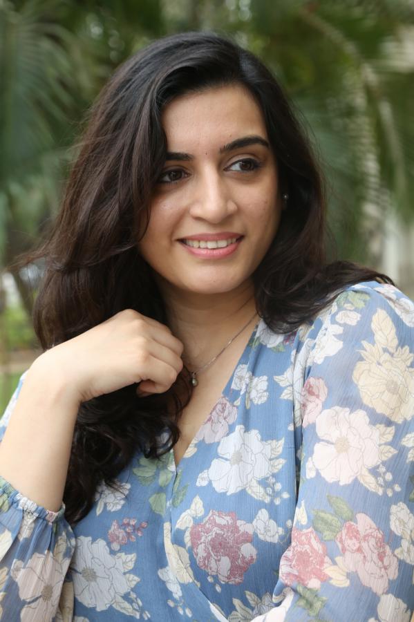 krishna-manjusha-stills-13.jpg