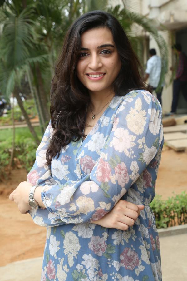 krishna-manjusha-stills-15.jpg