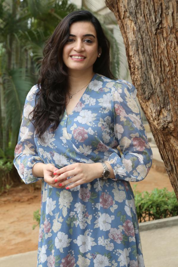 krishna-manjusha-stills-2.jpg