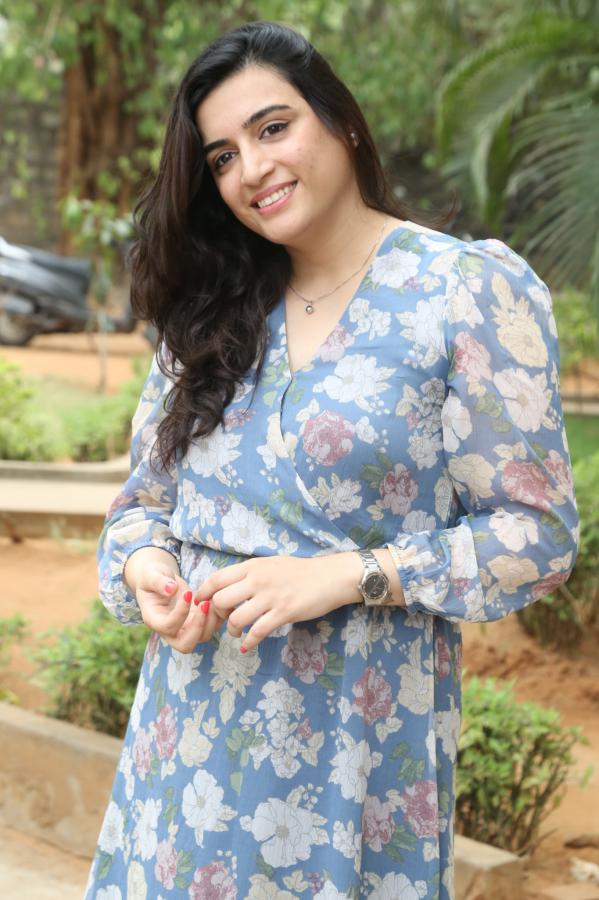krishna-manjusha-stills-20.jpg