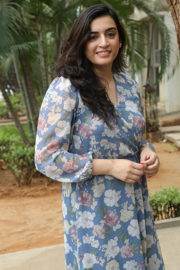 krishna-manjusha-stills-4.jpg