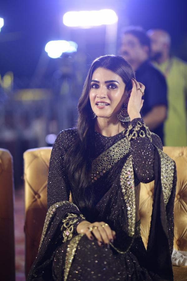 kriti-sanon-stills-11.jpg
