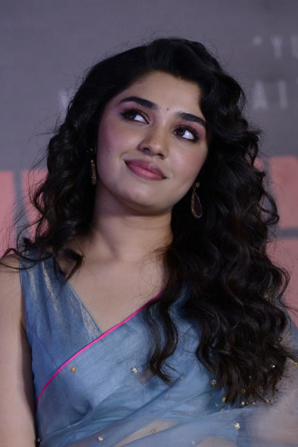 kriti-shetty-stills-3-2.jpg