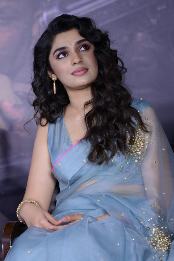 kriti-shetty-stills-3-6.jpg