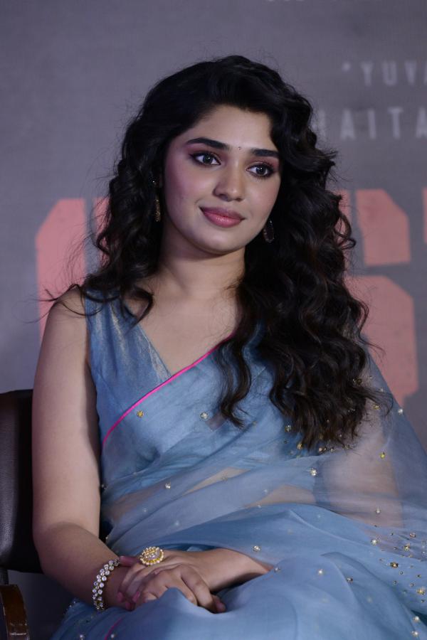 kriti-shetty-stills-3-7.jpg