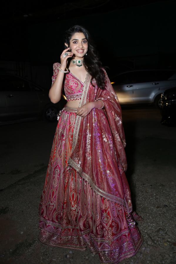 kriti-shetty-stills-4-12.jpg