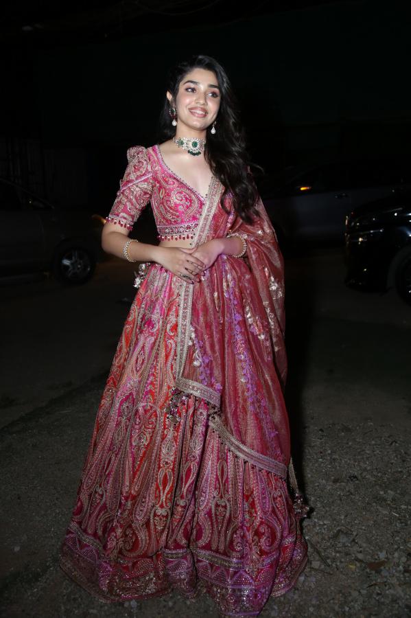 kriti-shetty-stills-4-13.jpg
