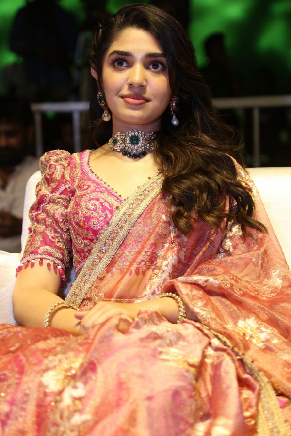 kriti-shetty-stills-4-2.jpg
