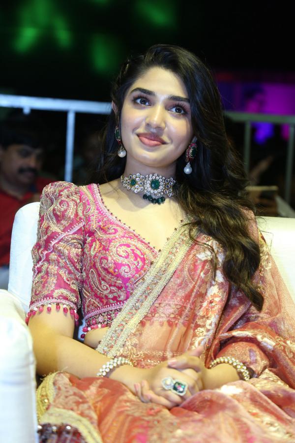 kriti-shetty-stills-4-6.jpg
