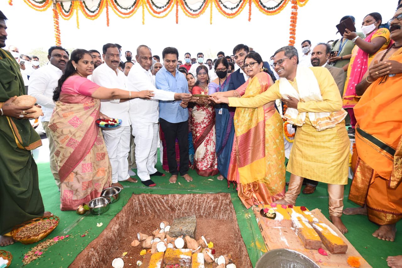 ktr-performs-bhoomi-puja-for-genext-square-2.jpg