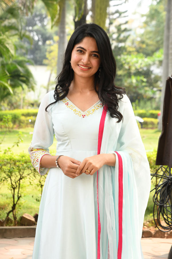 kushee-ravi-stills-11.jpg