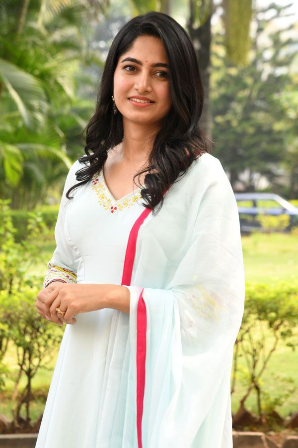 kushee-ravi-stills-15.jpg