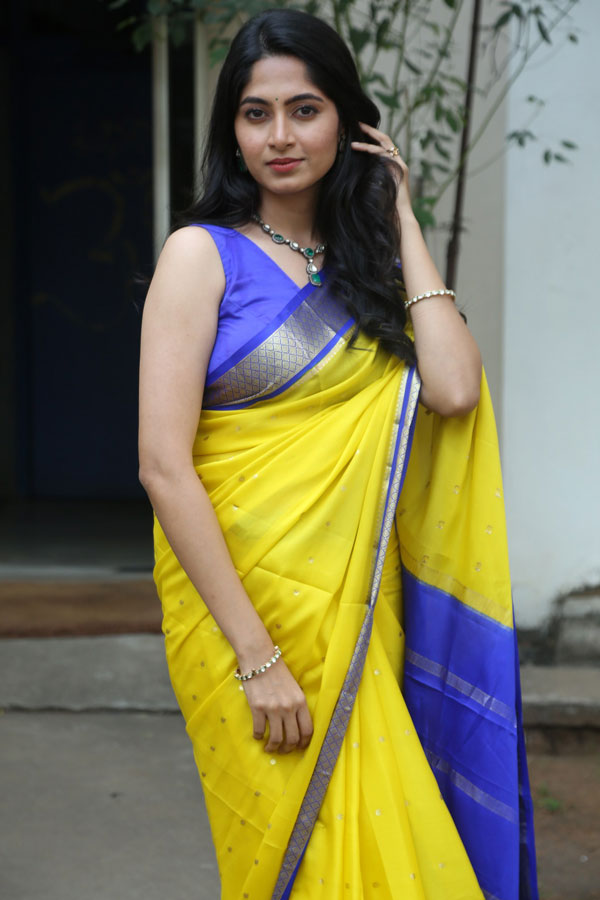 kushee-ravi-stills-2-12.jpg