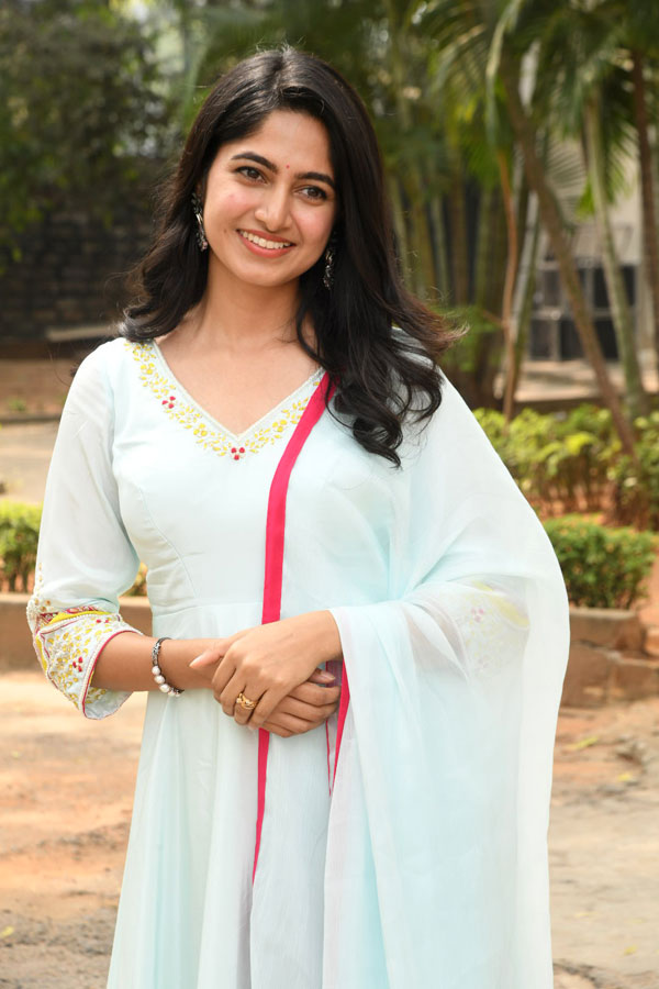 kushee-ravi-stills-2.jpg