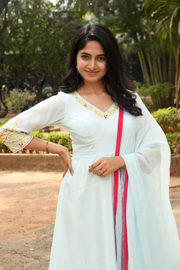 kushee-ravi-stills-4.jpg