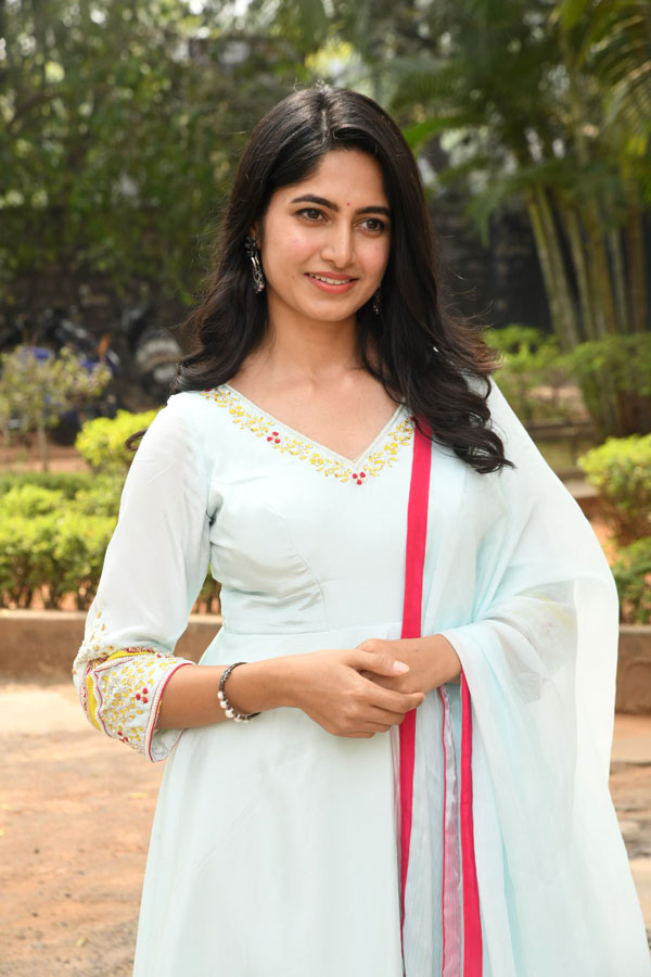 kushee-ravi-stills-6.jpg