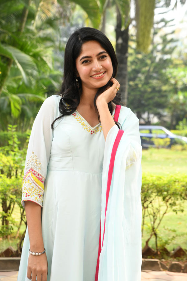 kushee-ravi-stills-8.jpg