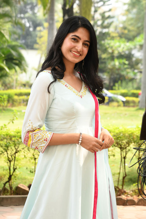 kushee-ravi-stills-9.jpg
