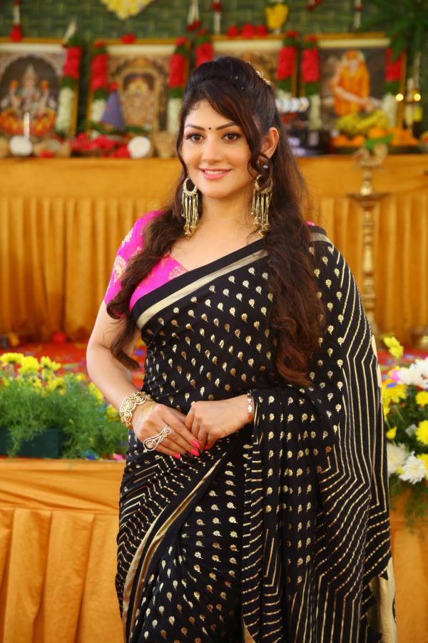 kutty-radhika-stills-2.jpg
