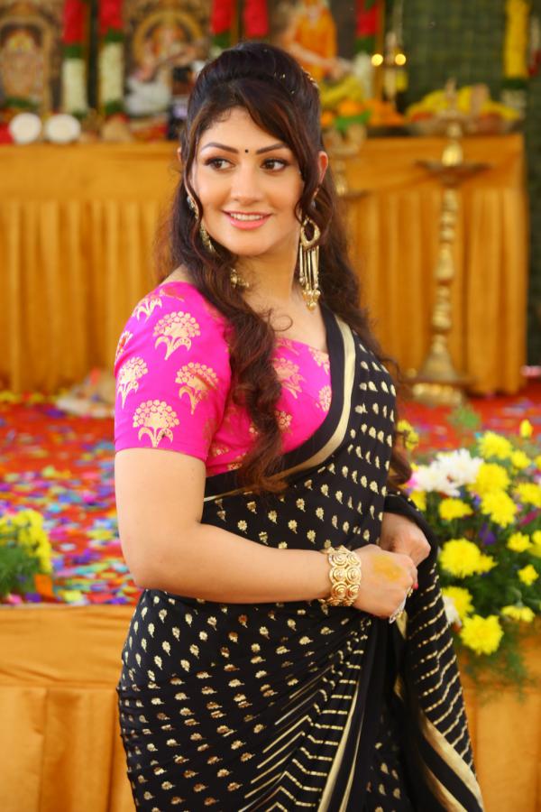 kutty-radhika-stills-5.jpg