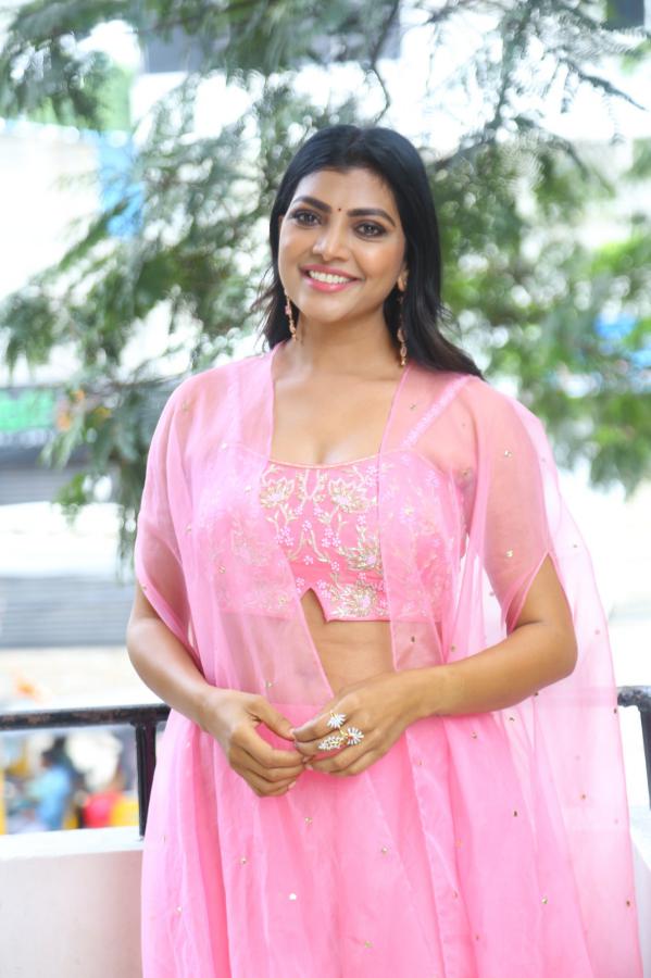 lahari-stills-15.jpg