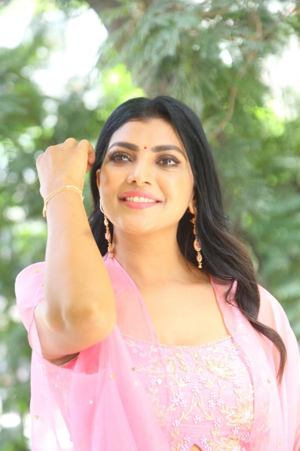 lahari-stills-18.jpg