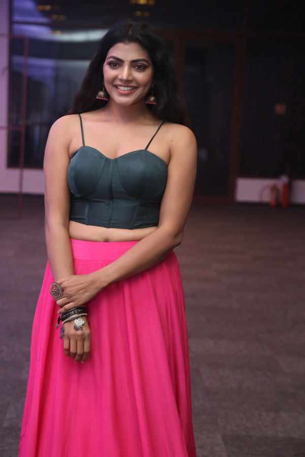 lahari-stills-2-2.jpg