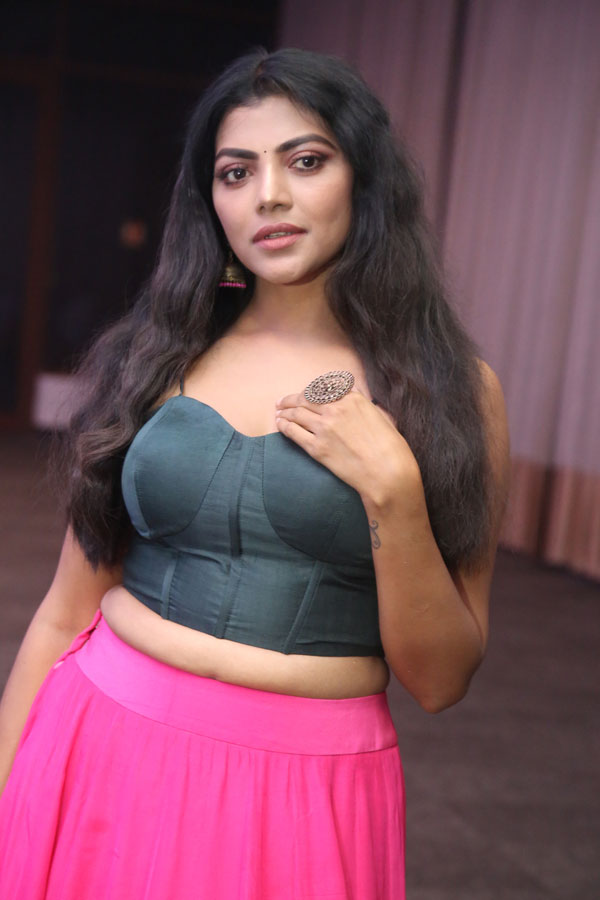 lahari-stills-2-21.jpg