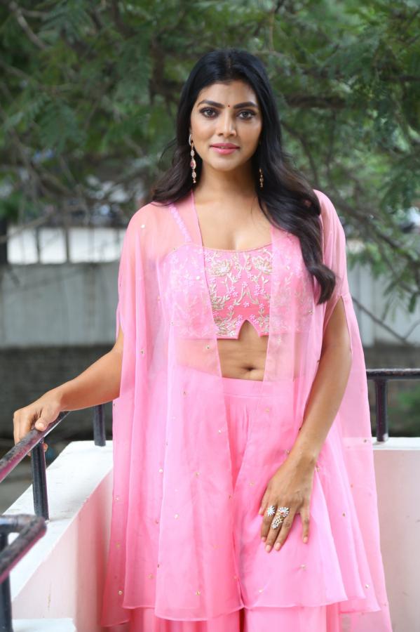 lahari-stills-3.jpg