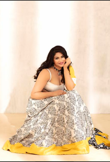 lakshmi-devy-stills-2.jpg
